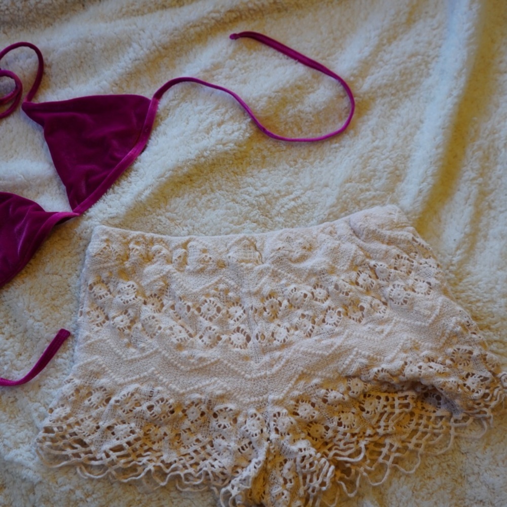 Beige Crochet Laced Shorts - Picture 2 of 6